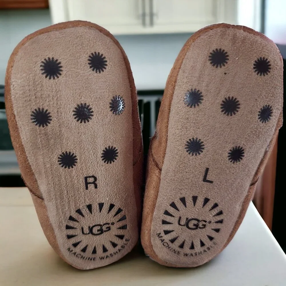 UGG ( 3/4 ) Chestnut Booties in Faux Leather and Curly Shearling Embroid…